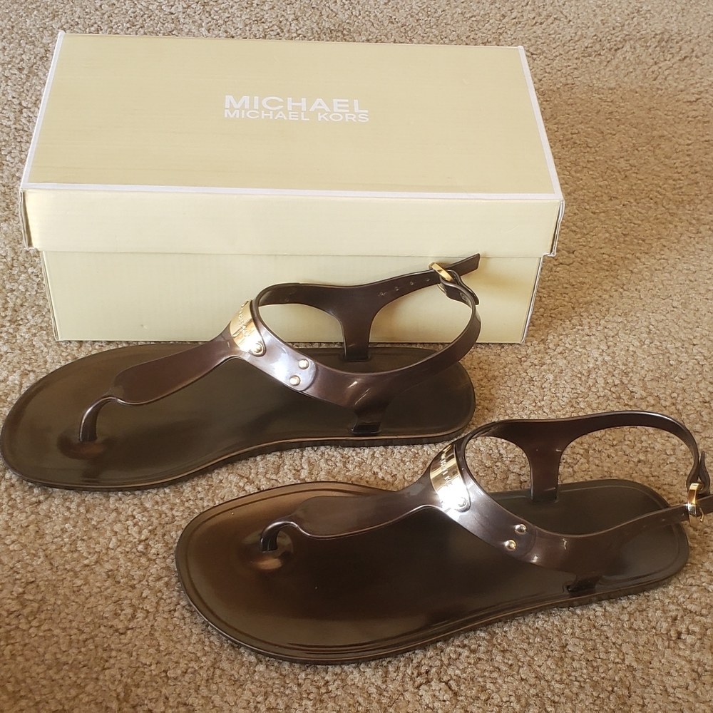 MK Plate Thong Jelly Sandal, Bronze, Size 8
